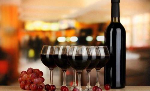 西班牙紅酒等級如何劃分？西班牙主要的紅酒品種是什么？