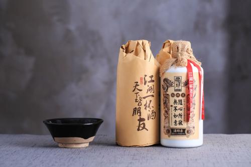 好白酒有什么特點(diǎn)？鑒別酒質(zhì)的方法