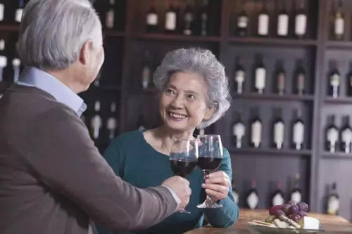 紅酒搭配禁忌有哪些？什么人 不能喝紅酒？