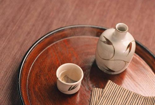 白酒是什么味道，白酒是不是放的時(shí)間越長(zhǎng)越好