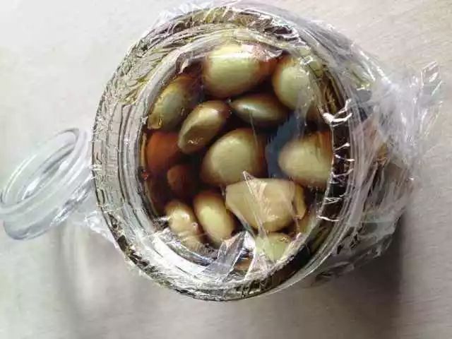 大蒜泡酒可以治什么病，可以長期吃嗎？