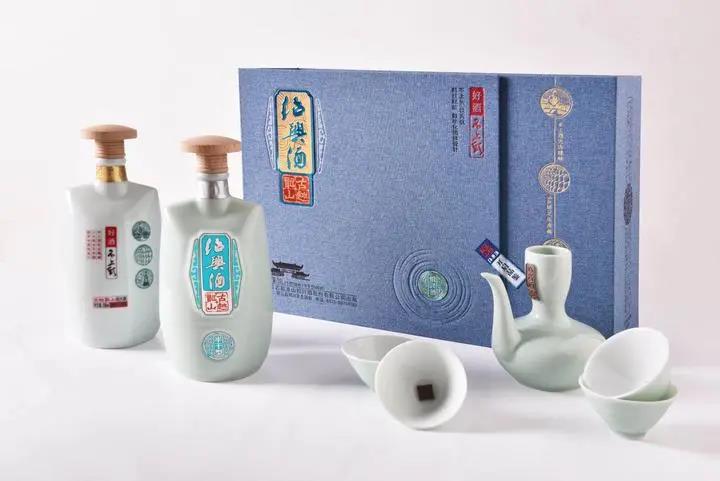 敢以“不上頭”命名，這款黃酒新品的目標(biāo)，不只是標(biāo)桿