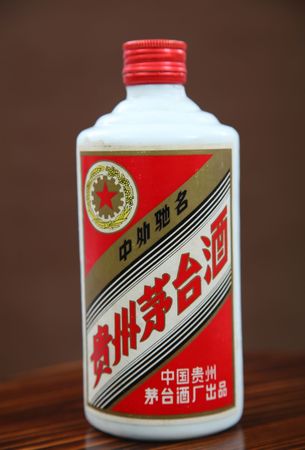 87年的茅臺(tái)圖片大全(87年的茅臺(tái)酒圖片大全)