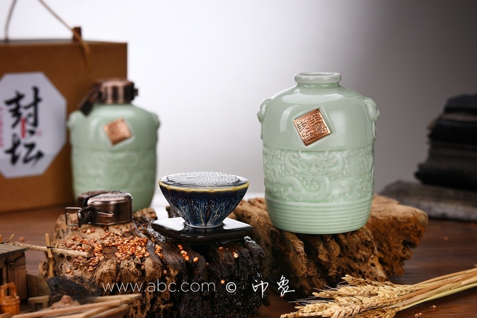 茅特30年壇子酒價(jià)格(貴州茅臺(tái)封壇老酒30年價(jià)格)