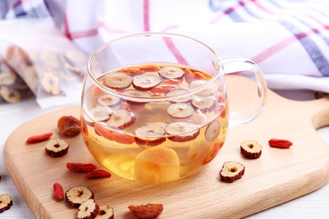 什么酒泡枸杞子功效好(什么酒泡枸杞子最好)
