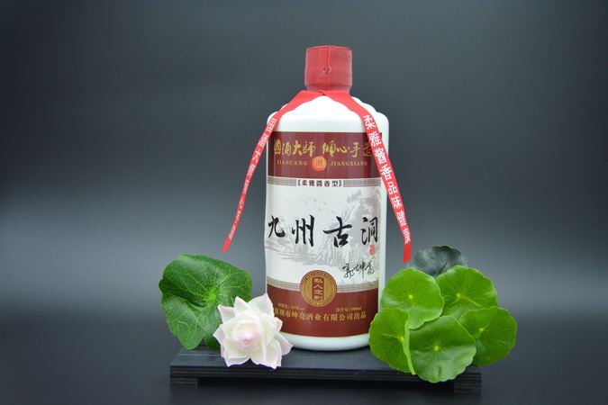 白酒調(diào)整期低端白酒降價(jià)(白酒價(jià)格下調(diào))