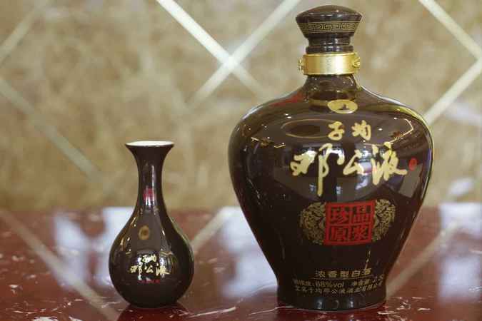 怎么去除白酒里的甲醇(白酒中的甲醇去除辦法)