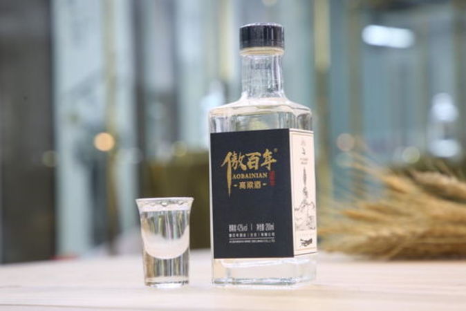 百年小牛白酒(百年小牛白酒價(jià)格)