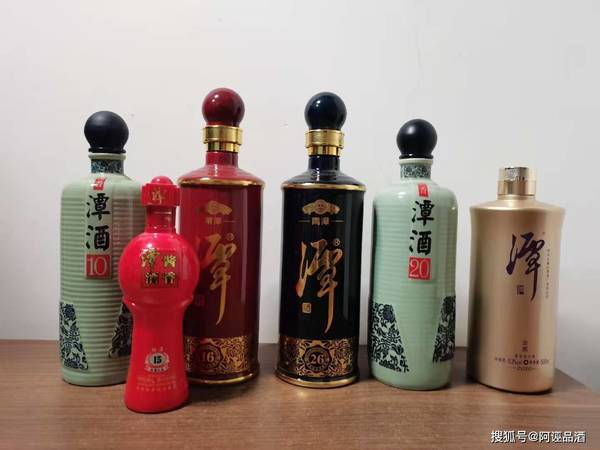 百丈潭酒42度多少錢一瓶(42度百老泉酒多少錢一瓶)