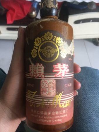 一箱86年茅臺(tái)值多少錢,手里有瓶86年茅臺(tái)