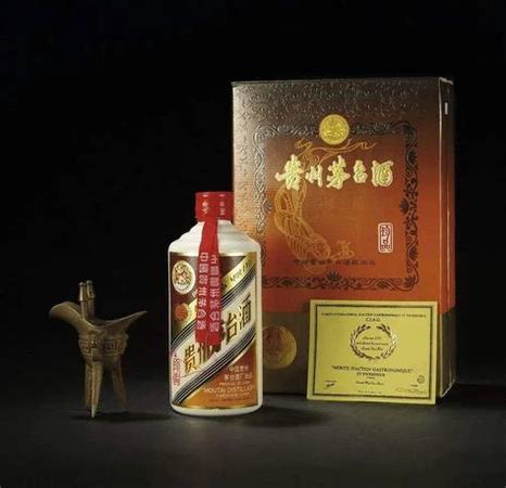 茅臺(tái)五十年的空盒子值多少錢(qián),50年的茅臺(tái)如今值多少錢(qián)